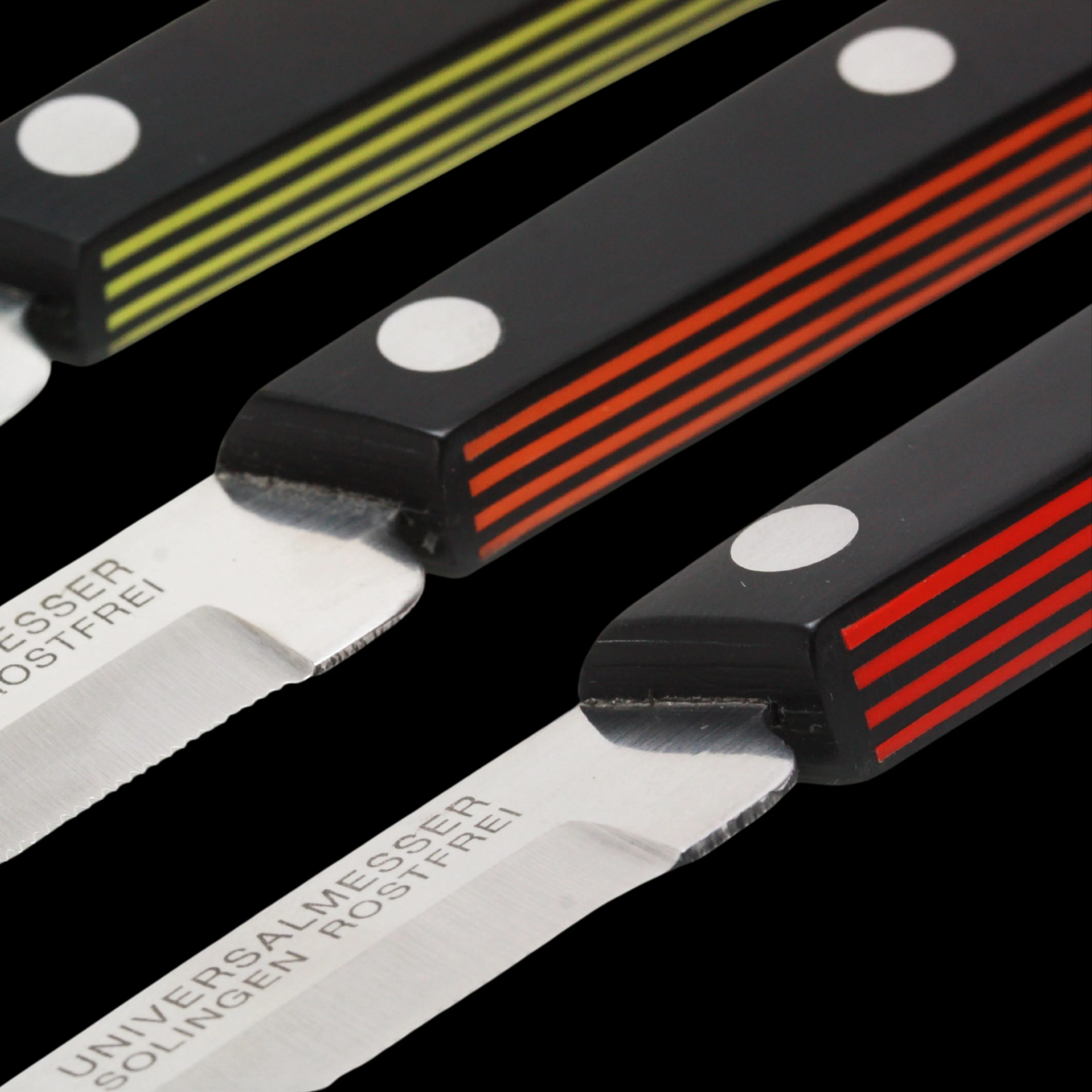 Gude Universal Knife With Black / Red Hostaform Handle, 4-In