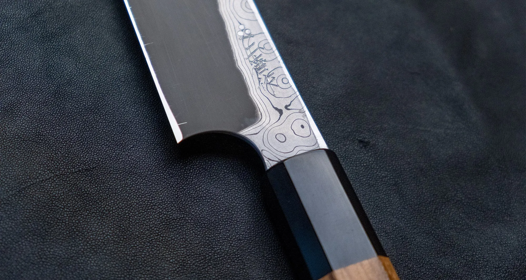 Nigara Kurozome Kiritsuke Yanagiba Aogami #2 Damascus 240mm (9.4")