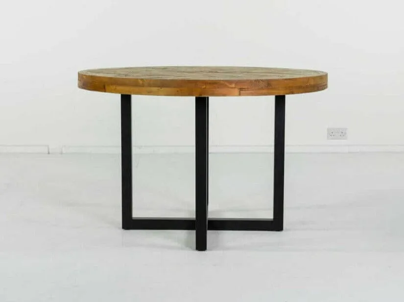 Tulsa Round Dining Table & Tan Sarah Dining Chairs
